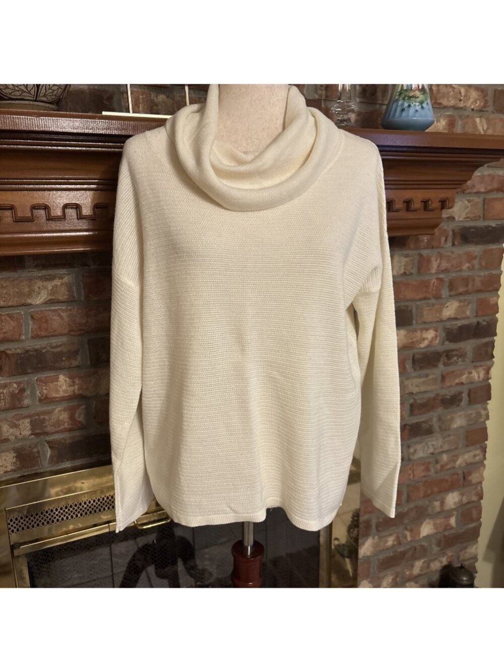 Coldwater Creek White Thin Merino Wool Cowl Neck Sweater Size Medium Elegant